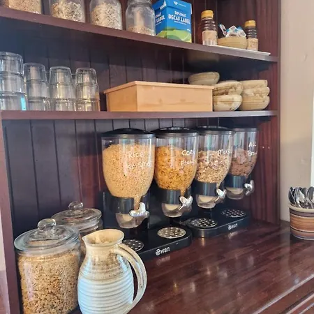 Churchfield دولين