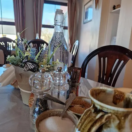 فندق مبيت وإفطار Churchfield 4*