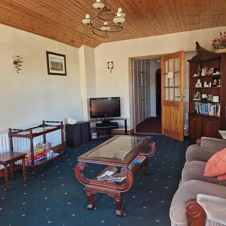 Churchfield دولين