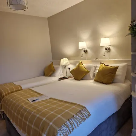 Bed and breakfast Churchfield 4*